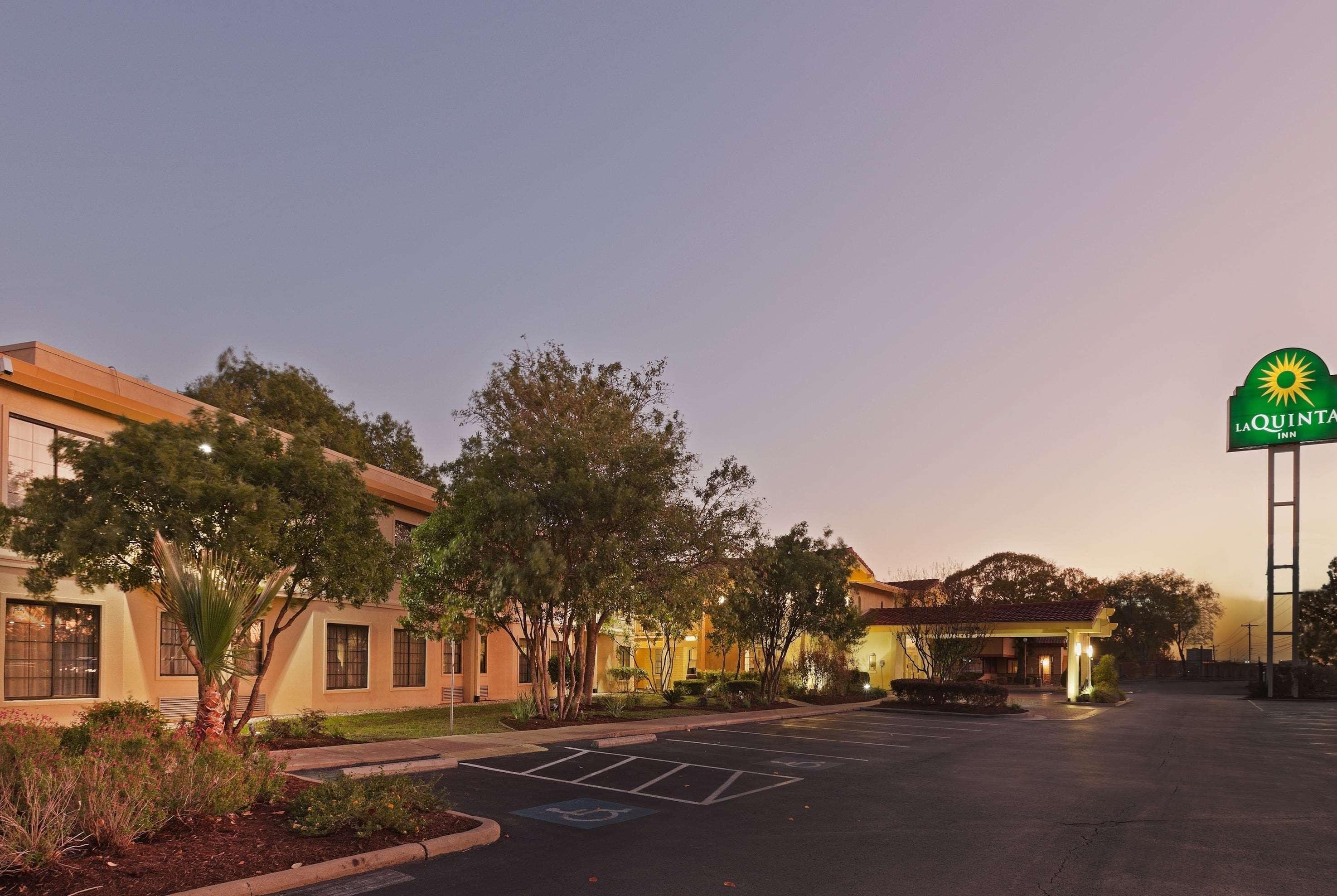 La Quinta Inn By Wyndham Austin Oltorf Exteriör bild